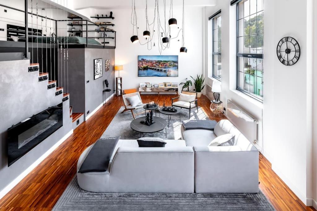 The Factory Loft Prague Apartment Exterior photo